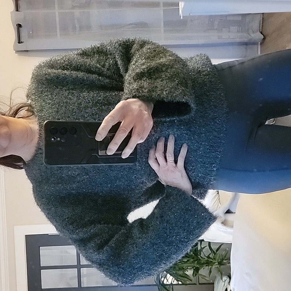 Vince Sweater - Picture 3 of 4